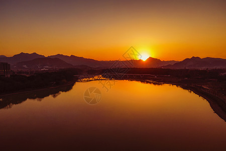 邛崃天台山浙江天台山湖泊日落夕阳背景