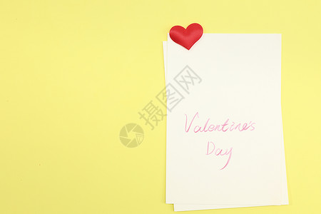 爱格板写着情人节英语单词的卡片背景