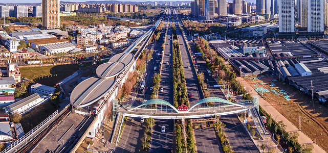 全景航拍昆明斗南地铁站城市交通背景