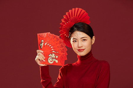 中国风国潮美女新年发红包图片