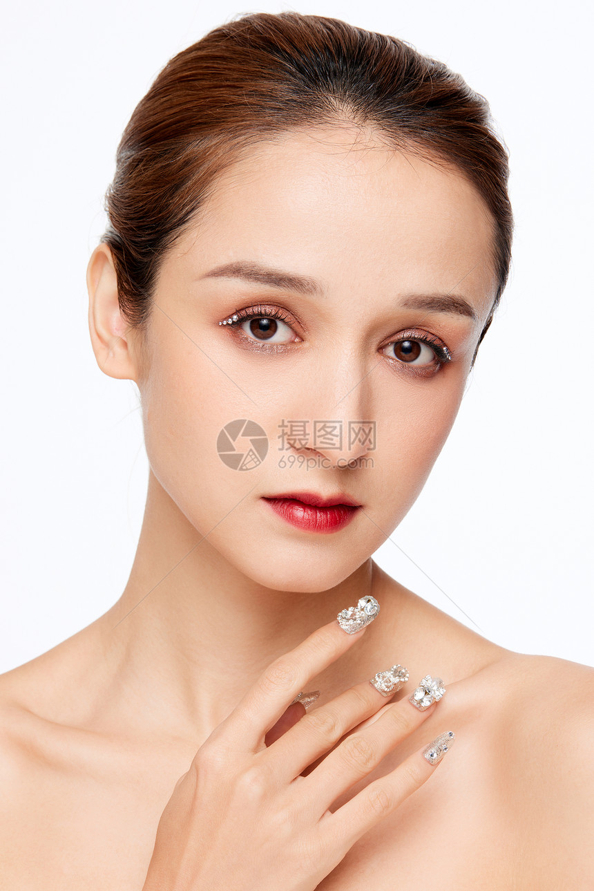 女性美妆美容钻石美甲图片
