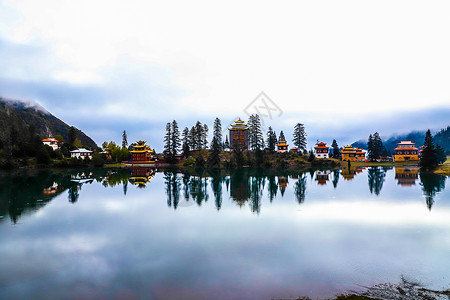 麻小免措卡湖背景