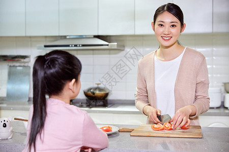 母女居家下厨切菜居家做饭图片