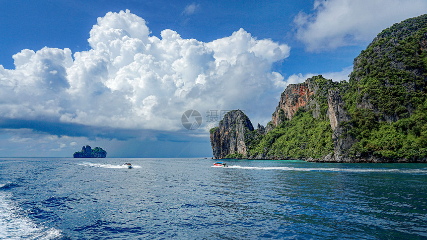 泰国皮皮岛坐船出海图片