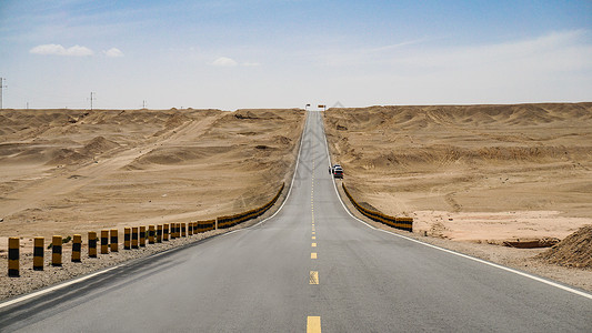 自驾游经过的公路高清图片