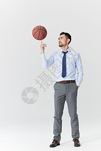 职场男性打篮球图片