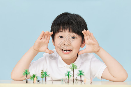 环保眼睛素材小男孩与微距植物背景