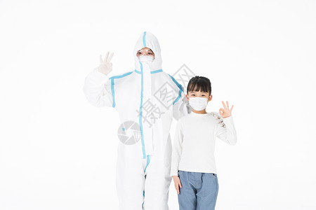 疾病筛查穿防护服的医护人员与戴口罩的小女孩形象背景