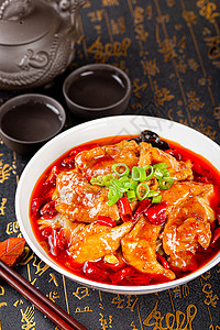竖版拍摄中国风菜品水煮肉片背景图片
