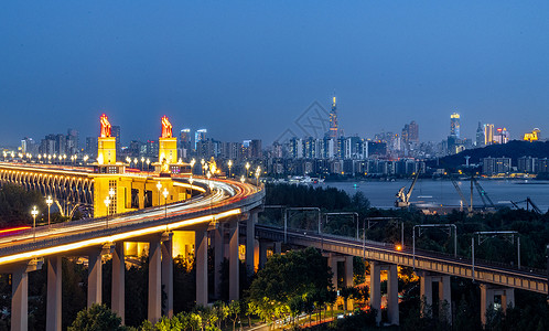 南京长江大桥车流夜景背景图片