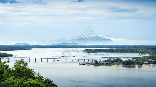 泰国东部尖竹汶山峦海滨大桥自然风光图片