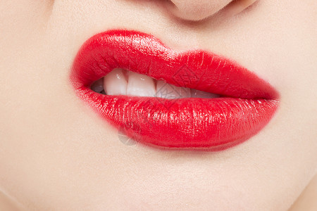 创意女性美妆嘴唇嘴角上扬特写高清图片