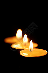 祷告素材背景黑色背景燃烧的蜡烛静物背景