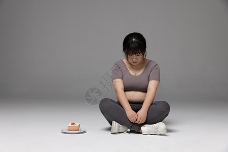 不开心的肥胖女性图片