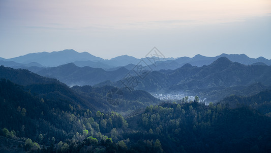 皖南山区歙县石潭村云雾背景图片