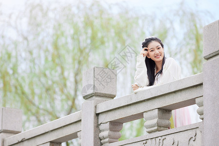 古风汉服樱花美女游园背景图片