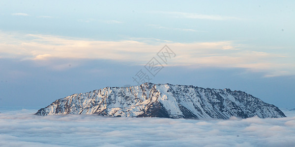 甘孜阿坝自治州扎瓦根扎雪山风景高清图片