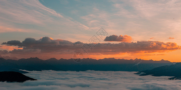 甘孜自治州甘孜阿坝自治州扎瓦根扎雪山风景背景