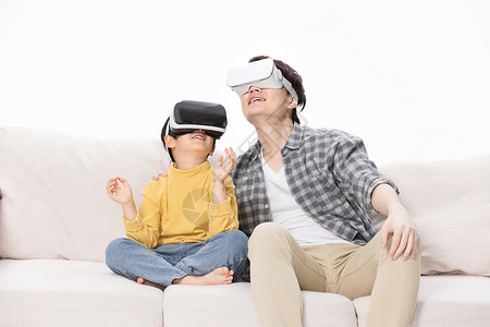VR人父子居家戴VR眼镜玩游戏背景