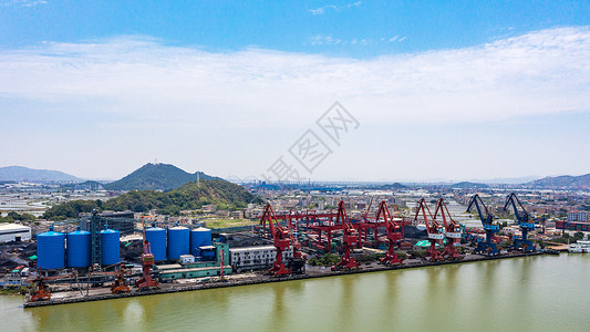 潮汕榕江边上的货运码头图片
