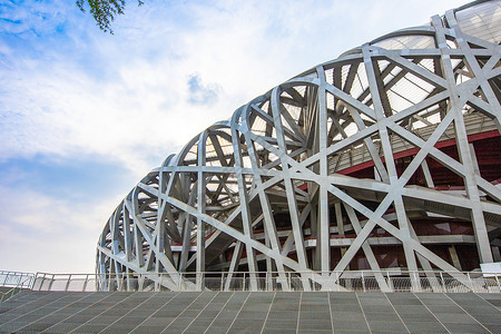 北京地标国家体育馆鸟巢和玲珑塔背景图片