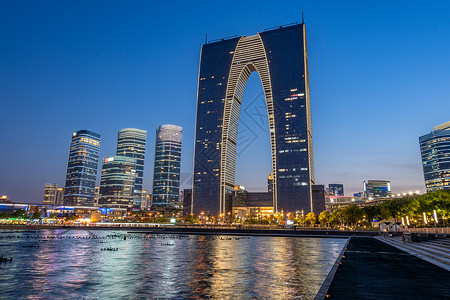 开启之门金鸡湖东方之门夜景背景