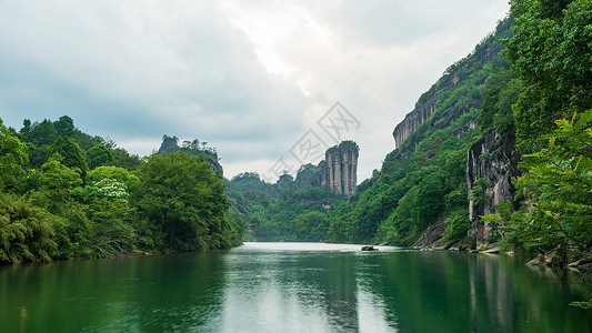 水与山傍晚武夷山玉女峰背景