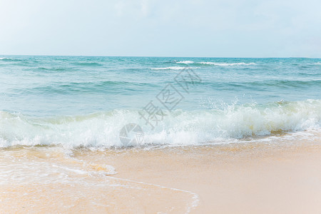 海边沙滩海水海浪特写图片