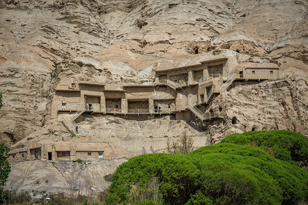 新疆库车克孜尔石窟背景图片