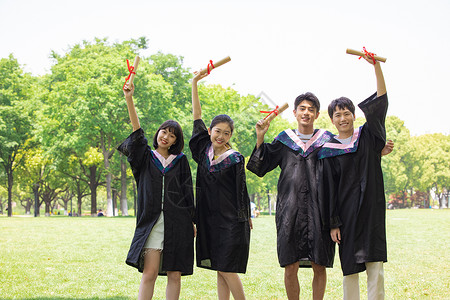 年轻大学生毕业合照形象背景图片