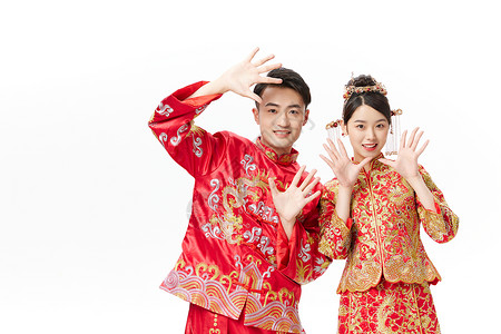 中式传统俏皮结婚照图片