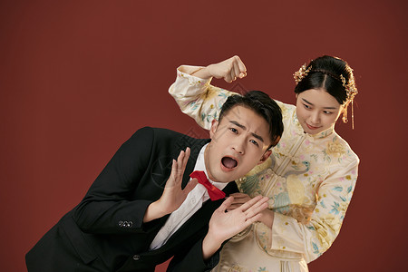 中式婚服俏皮中式传统结婚照背景