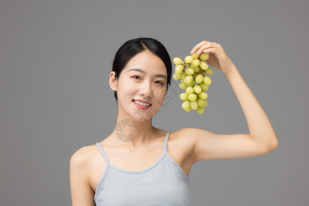 吃葡萄的护肤健康女性高清图片
