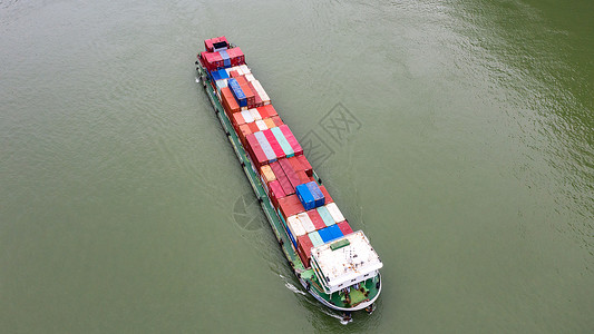 长江上的货轮图片
