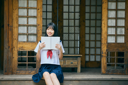 小美女居家写真夏日小清新美女看书背景