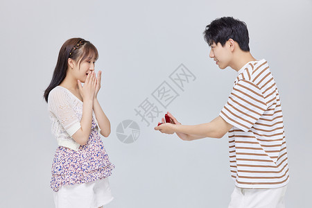韩系女生男生拿戒指向女生求婚背景