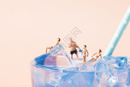 冰镇饮料摄影图海报微距摄影夏日冰块冷饮背景