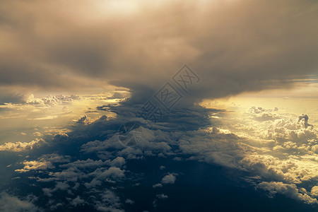 窗口光奇景的天空背景