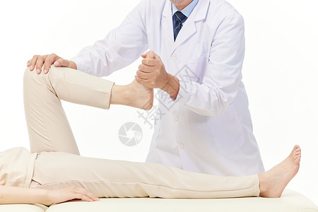 医生给患者康复膝关节图片