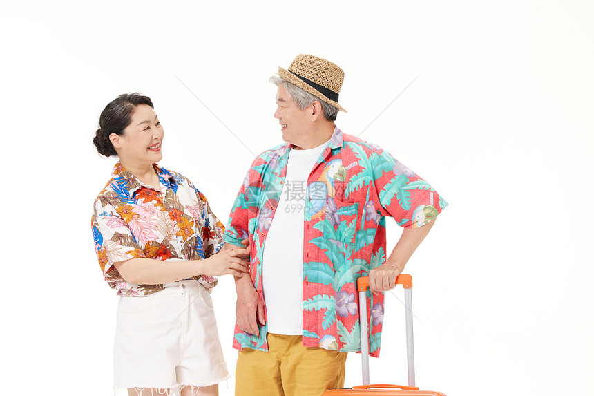 享受度假的老年夫妻图片