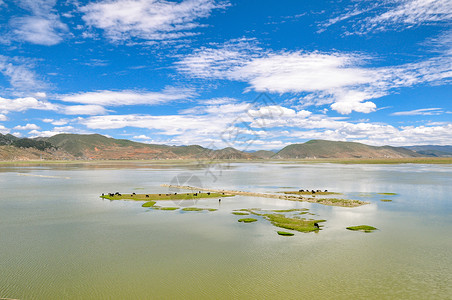 云南天然牧场湖泊背景图片