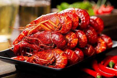红色龙虾叠在一起的麻辣龙虾背景