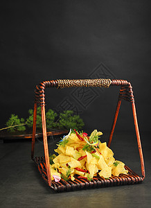 葱香土豆片   美食摄影背景图片