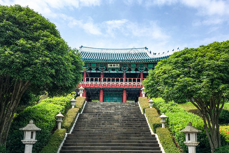 韩国天帝楼古建筑夏日风光背景