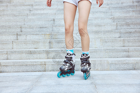 溜冰素材女性户外滑旱冰轮滑特写背景