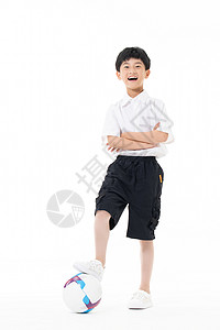 踢足球的小男孩形象图片