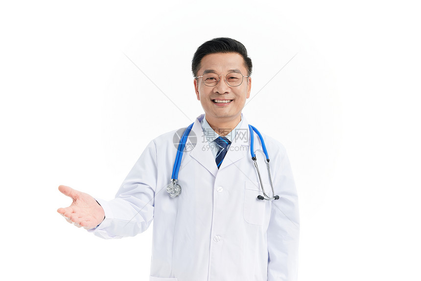 中年医生举起手臂图片