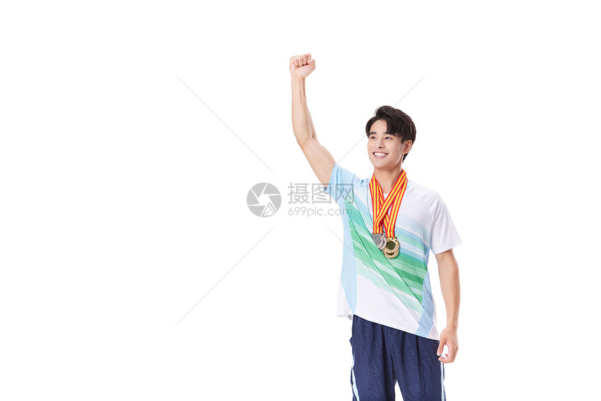 胸前挂着金牌的运动员形象图片