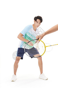 男性运动员打羽毛球图片