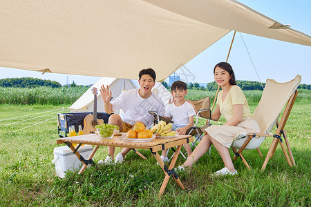 家庭亲子户外露营野餐图片